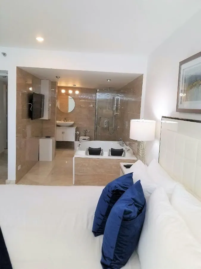 ESJ TOWERS 2 bd 2bath ocean view APT TOP location LUX
