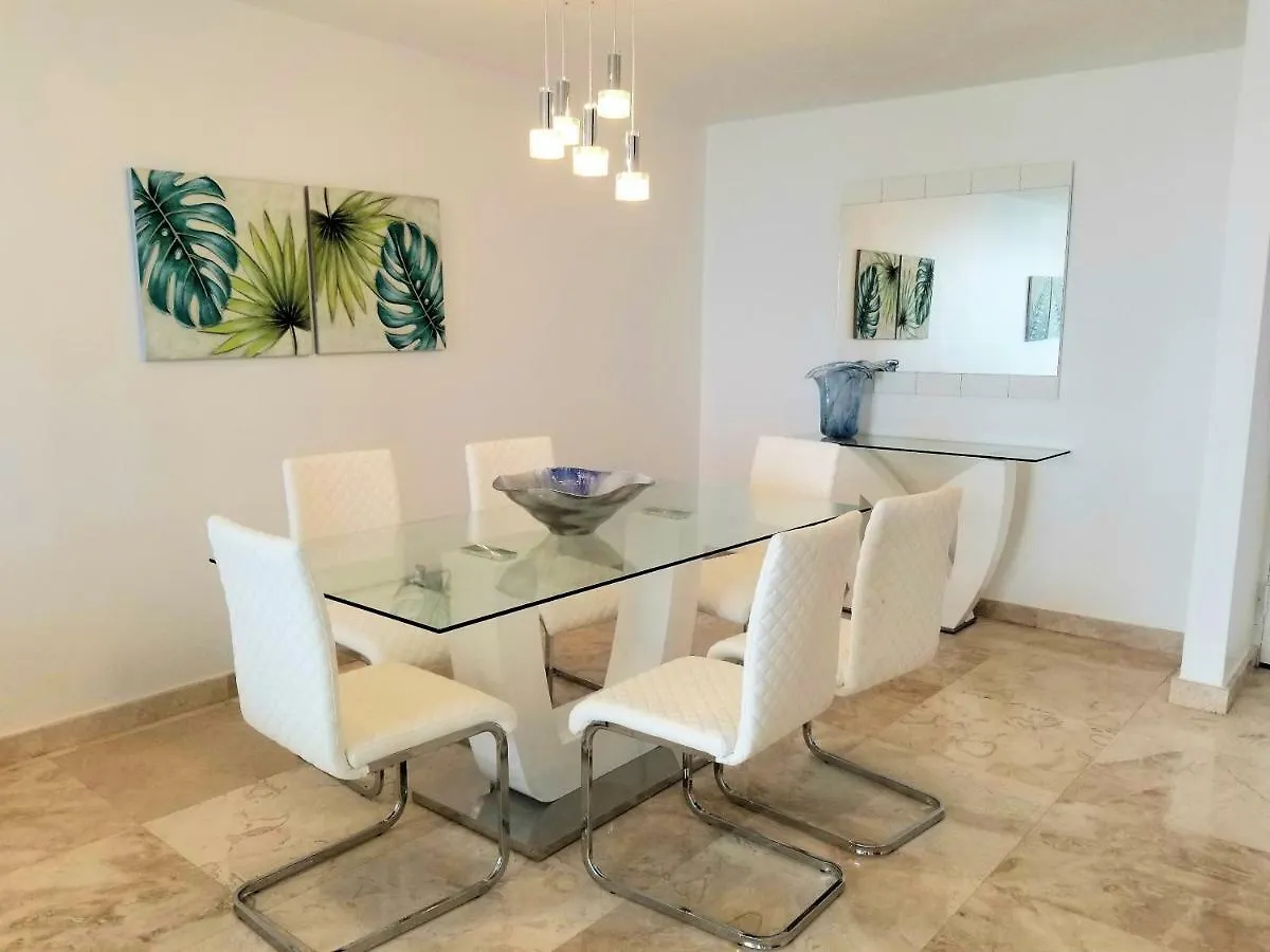 ESJ TOWERS 2 bd 2bath ocean view APT TOP location LUX 0*, San Juan